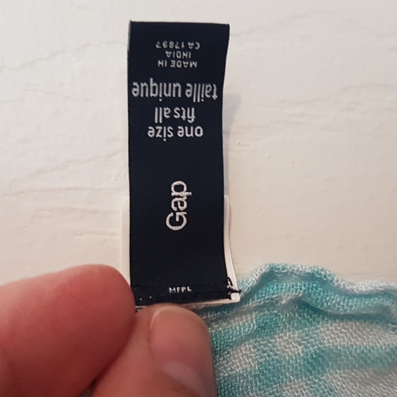 4 for $25 - Fashion Scarf - GAP - Picture 3 of 3